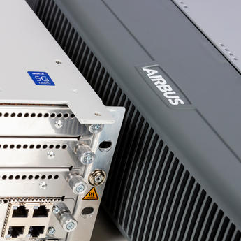 hybrid base station for Tetra and LTE