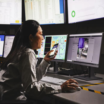 Command room operator monitoring the situation at the field and informing others with Agnet