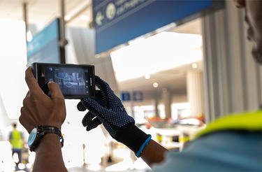 Airport personnel shooting video with Tactilon Dabat Airport personnel shooting video with Tactilon Dabat