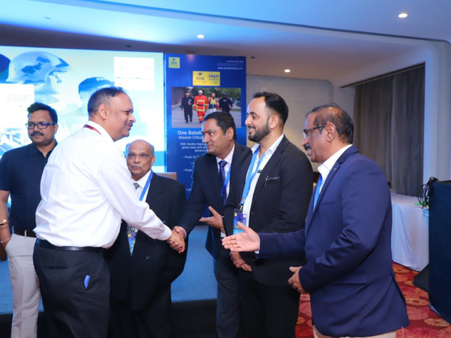 airbus bsnl india tactilon agnet 500 shaking hands at an event