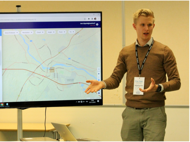 Alpha project Markus Säynevirta presenting the one atlas map