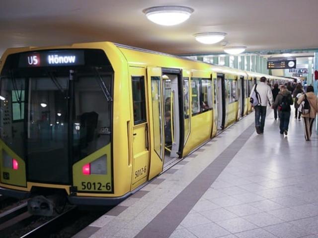 berlin_metro_platform_transport_industry.jpg