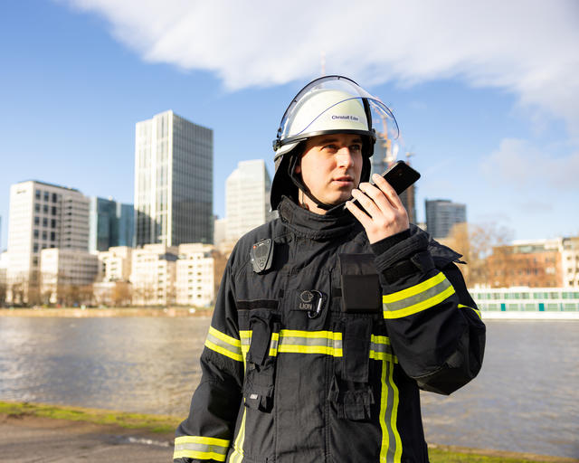 Firefighter with an Agnet device