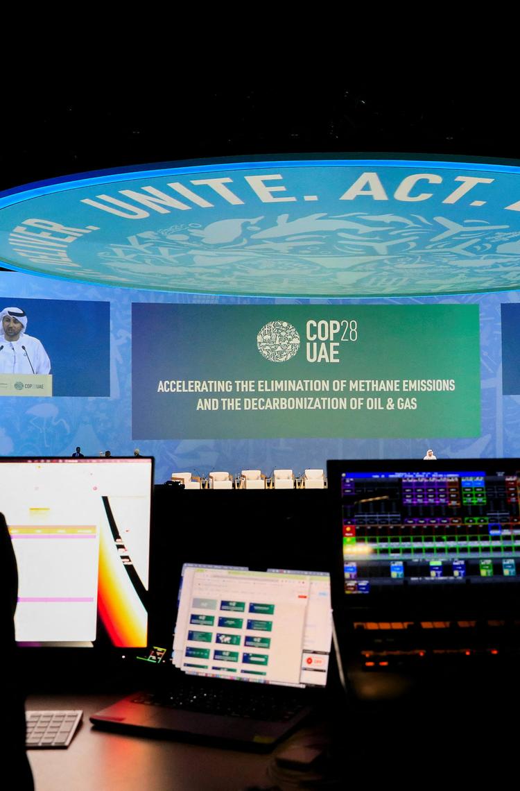 cop 28 airbus - control room setting cop 28 airbus - control room setting
