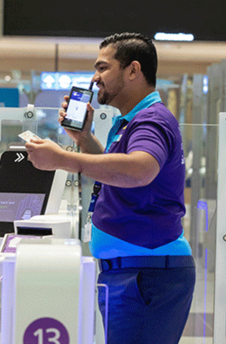 customer service at dubai airport using tactilon dabat device customer service at dubai airport using tactilon dabat device