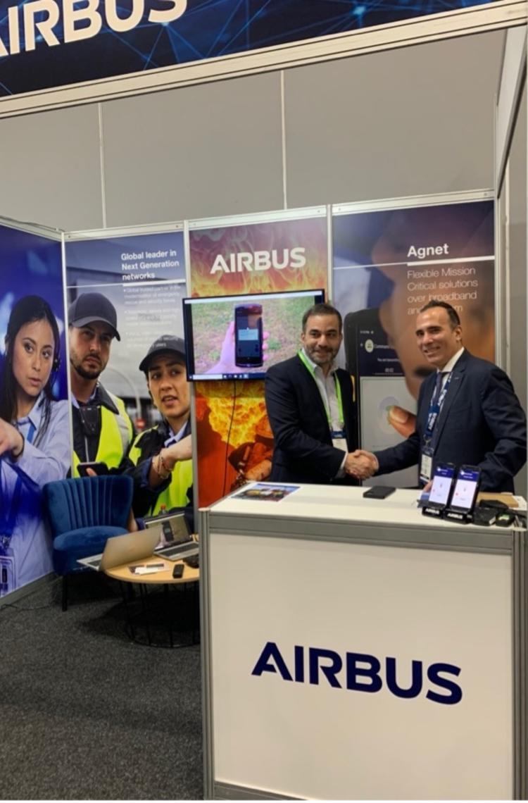 photo article vertel australia handshake airbus stand