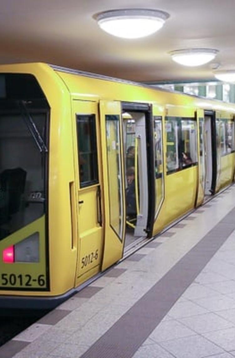berlin_metro_platform_transport_industry.jpg
