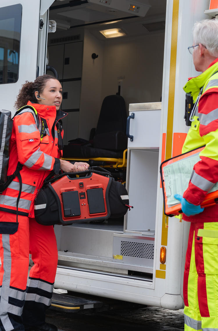 Paramedics ready for mission Paramedics ready for mission