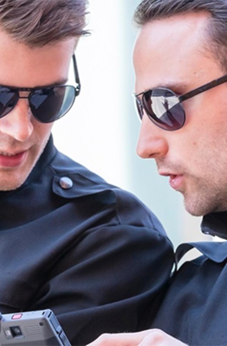 Serious security officers with Tactilon Dabat Serious security officers with Tactilon Dabat