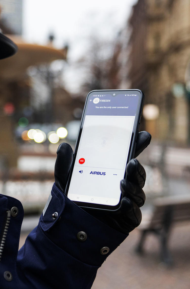 Police officer using Agnet on a Samsung xcover pro 6 Police officer using Agnet on a Samsung xcover pro 6