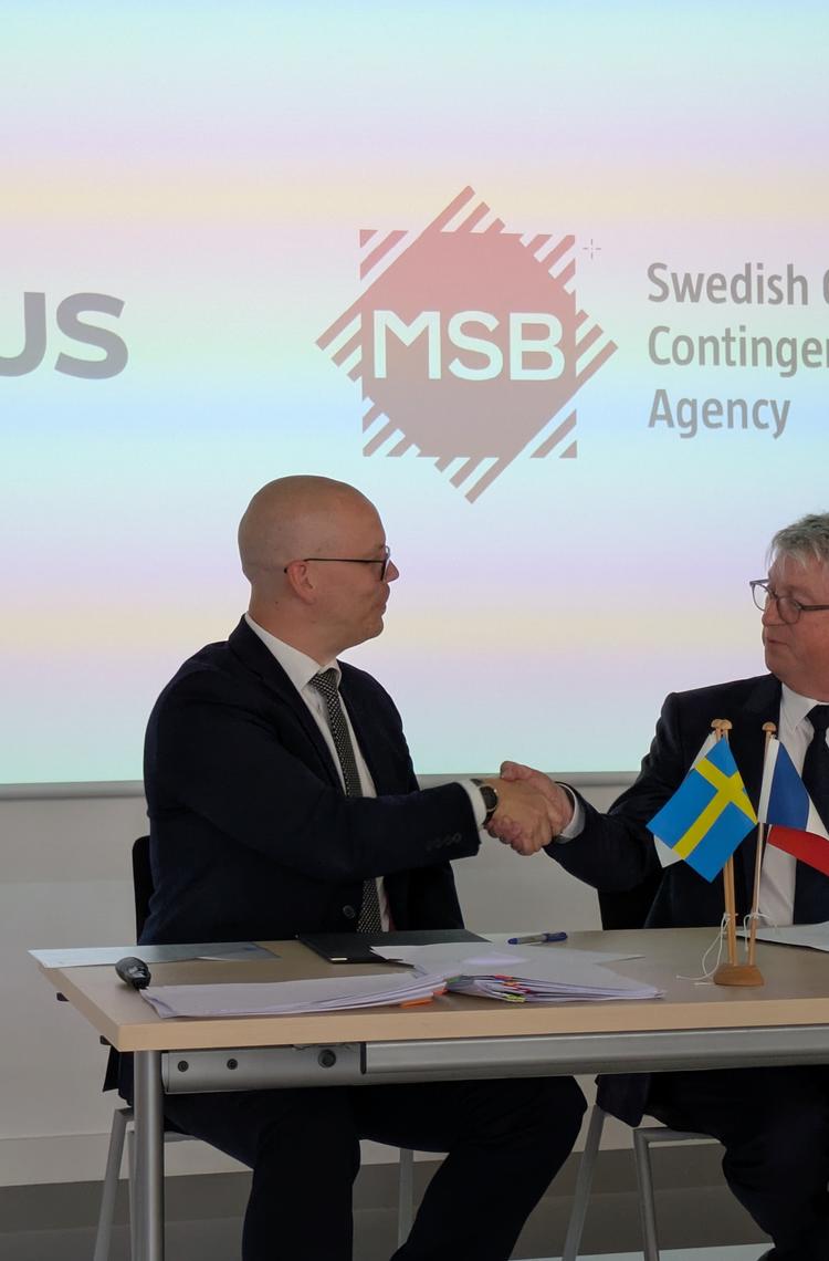 MSB and Airbus signature to migrate TETRA Swedish communications network to broadband MSB and Airbus signature to migrate TETRA Swedish communications network to broadband