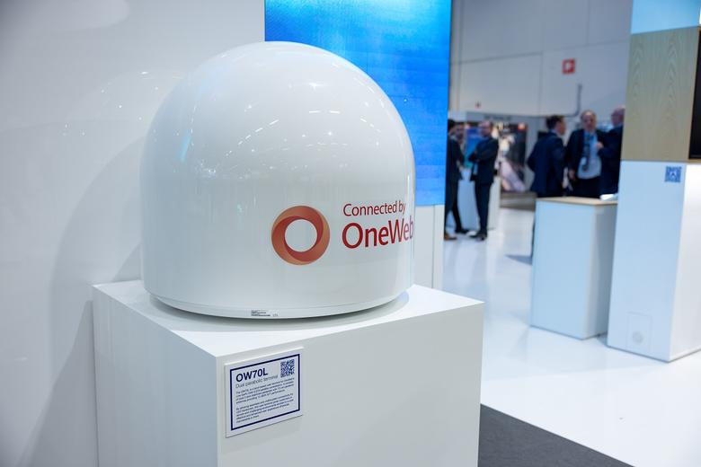 CCW 2023 - OneWeb dual parabolic terminal for Agnet over Satcom