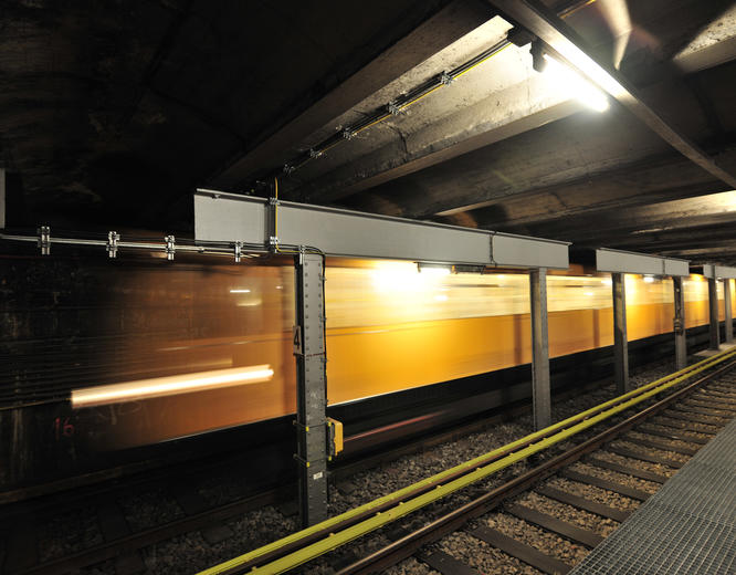 bvg_sven_lambert_berlin_transport_metro_tunnel.jpg