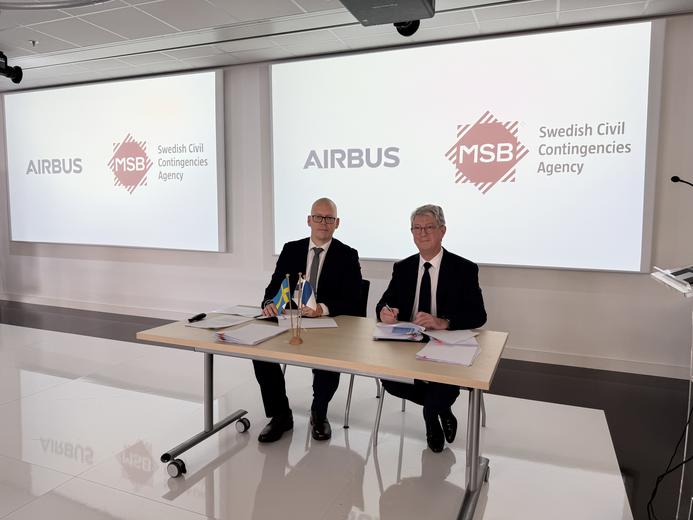 MSB and Airbus signature to migrate TETRA Swedish communications network to broadband - Ronny Harpe and Olivier Koczan